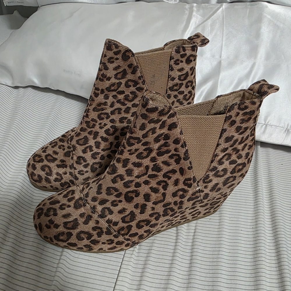 Dunes/ Leopard Print Wedge Ankle Boots